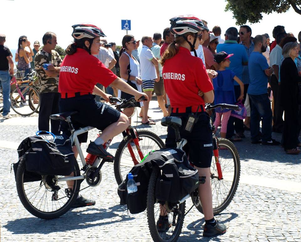 Equipa de Bicicletas dos Bombeiros socorrem vitima de afogamento