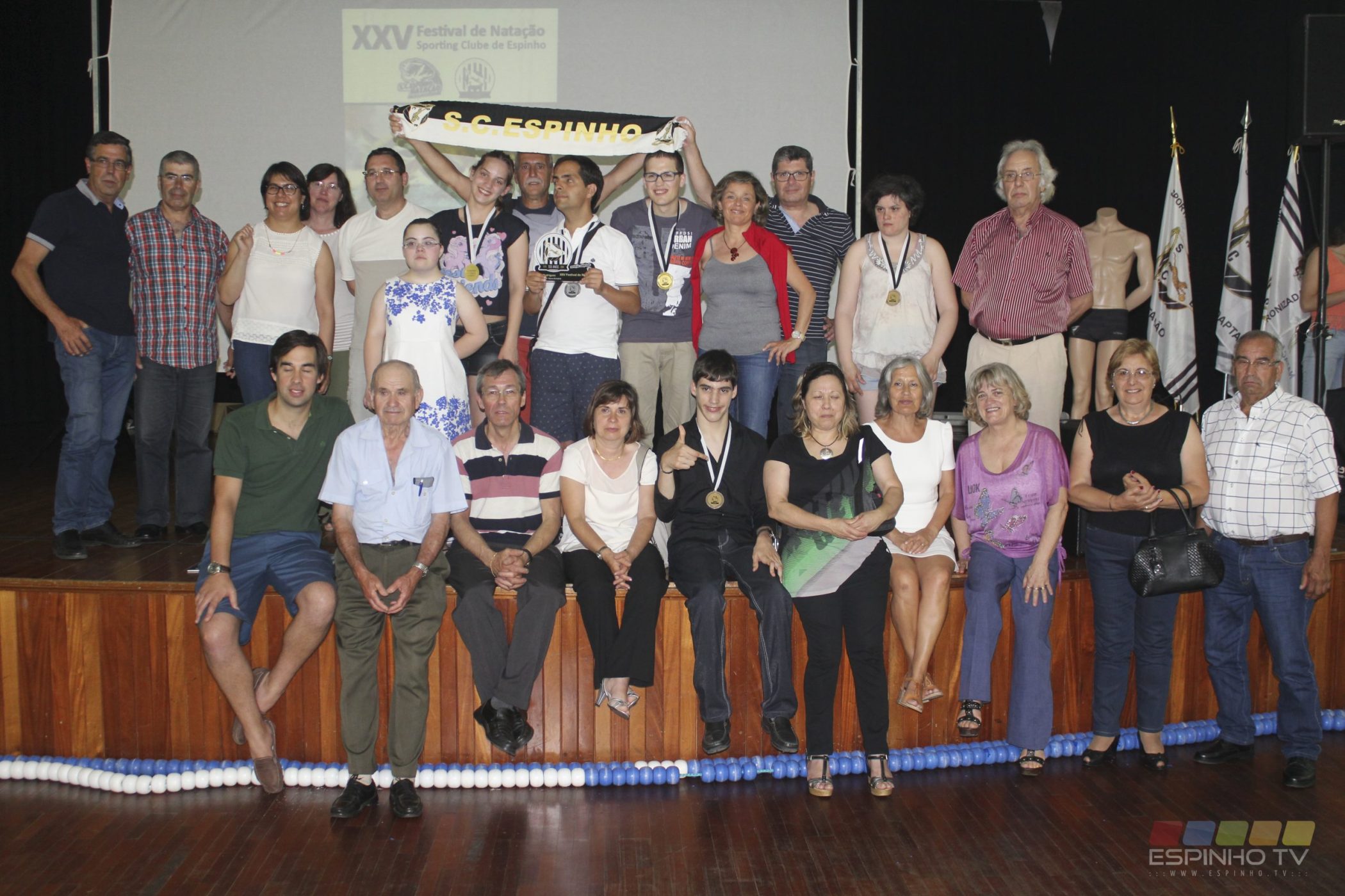 Natação tigre homenageia nadadores em jantar dos 25 anos do Festival de Natação do SCE