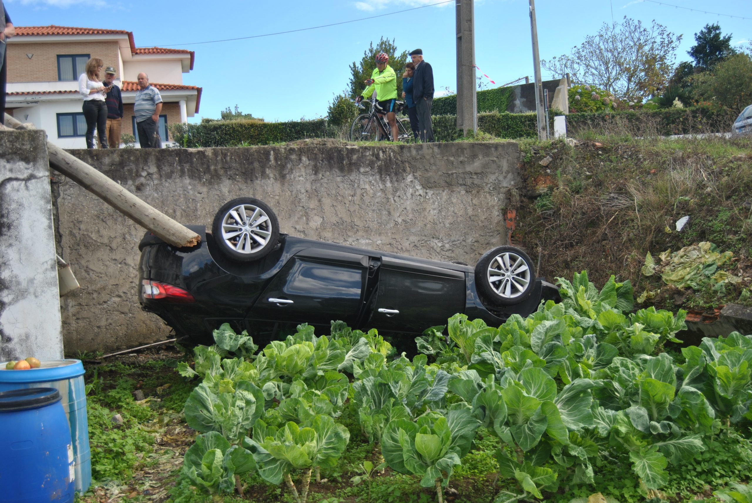 Acidente aparatoso em Paramos