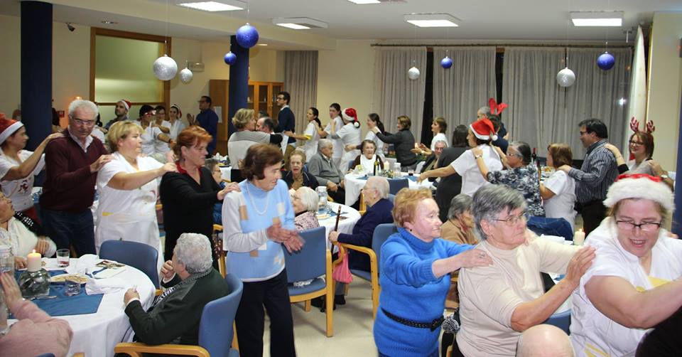 Jantar de Natal do Lar de S. José muito animado