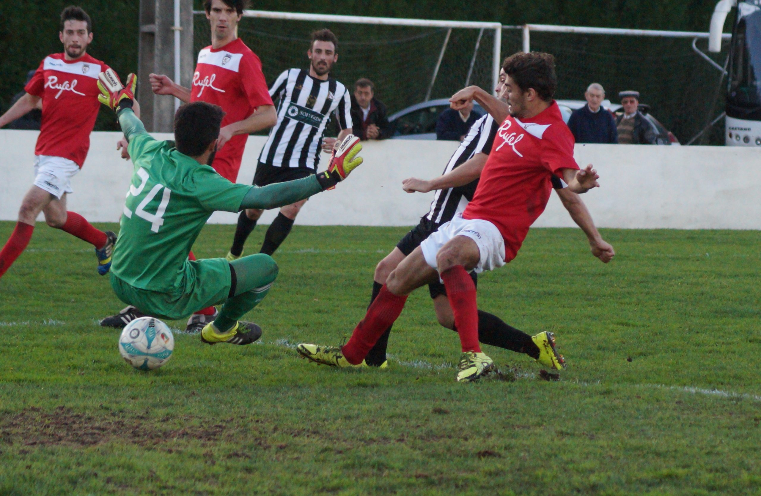 Futebol: SC Espinho vence ao Milheiroense