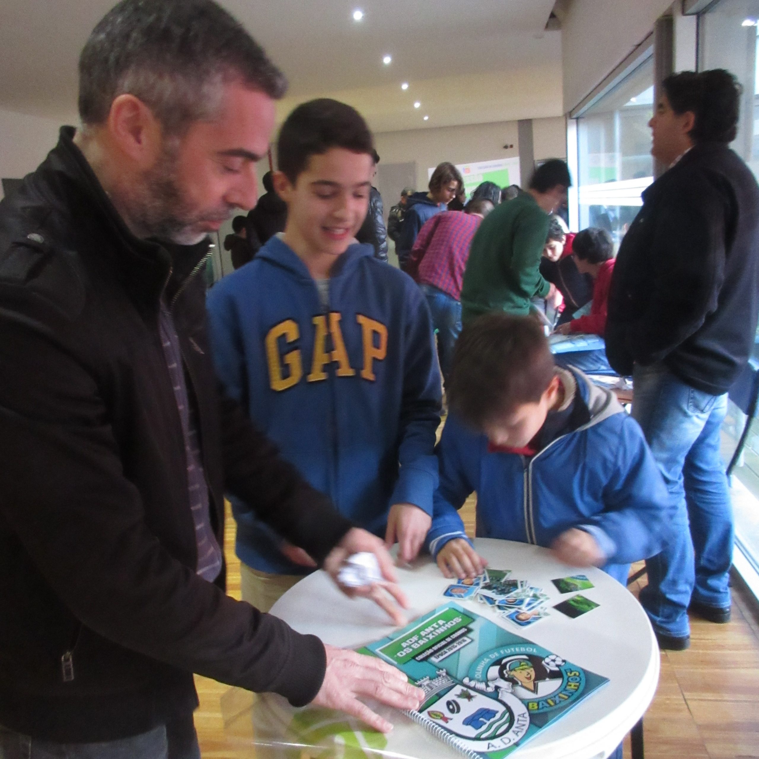 ADF Anta/Baixinhos apresentam caderneta de cromos