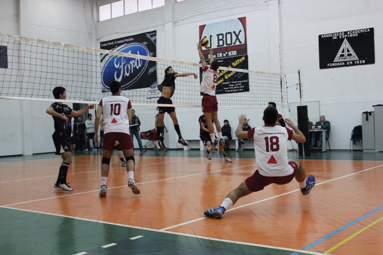 Voleibol AAE: Infantis vencem jogo importante