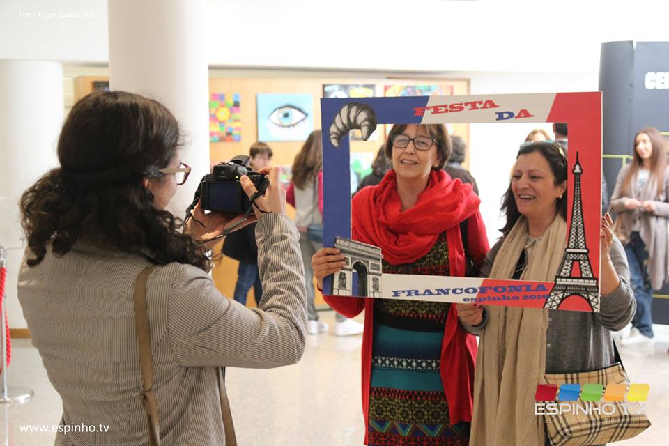 Inaugurada exposição “Dis-moi dix mots!” da Festa da Francofonia de Espinho