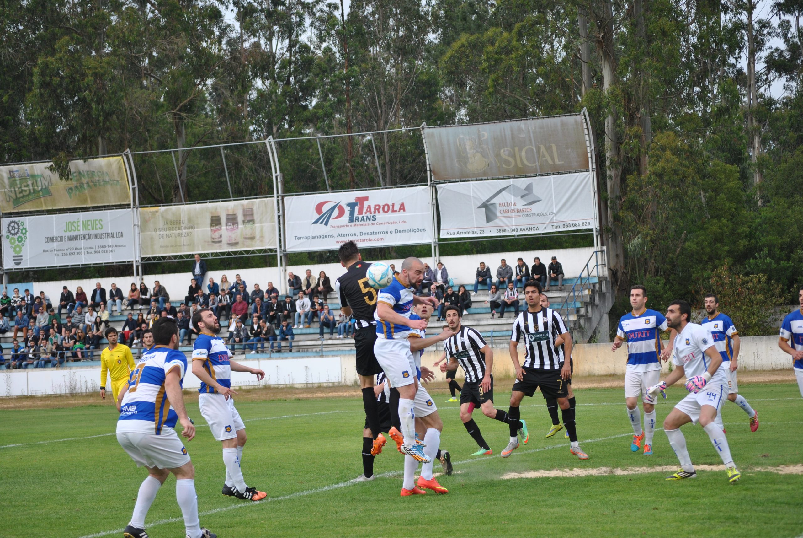 Futebol: Sp. Espinho vence em Avanca e precisa apenas de mais uma vitória