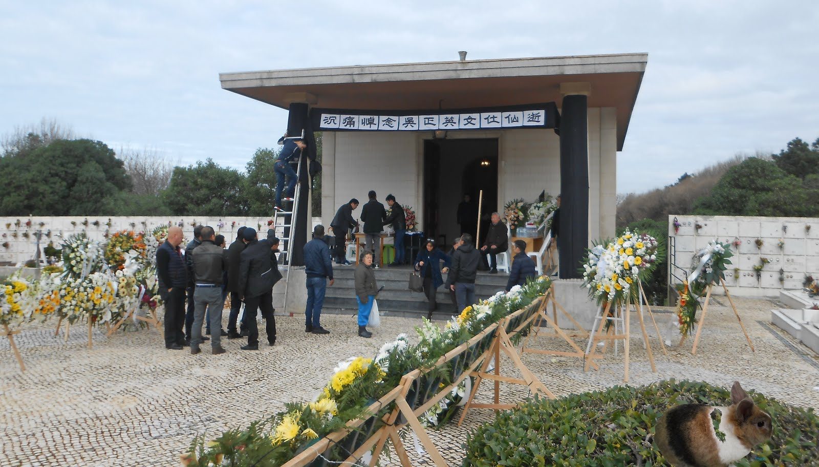 População espinhenses surpreendida com funeral de cidadã chinesa
