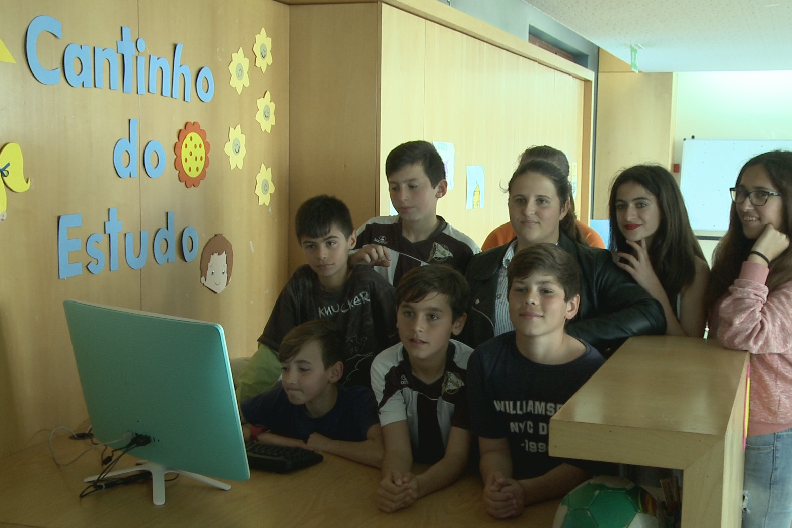 Computador solidário entregue à ADCE – Pólo Social