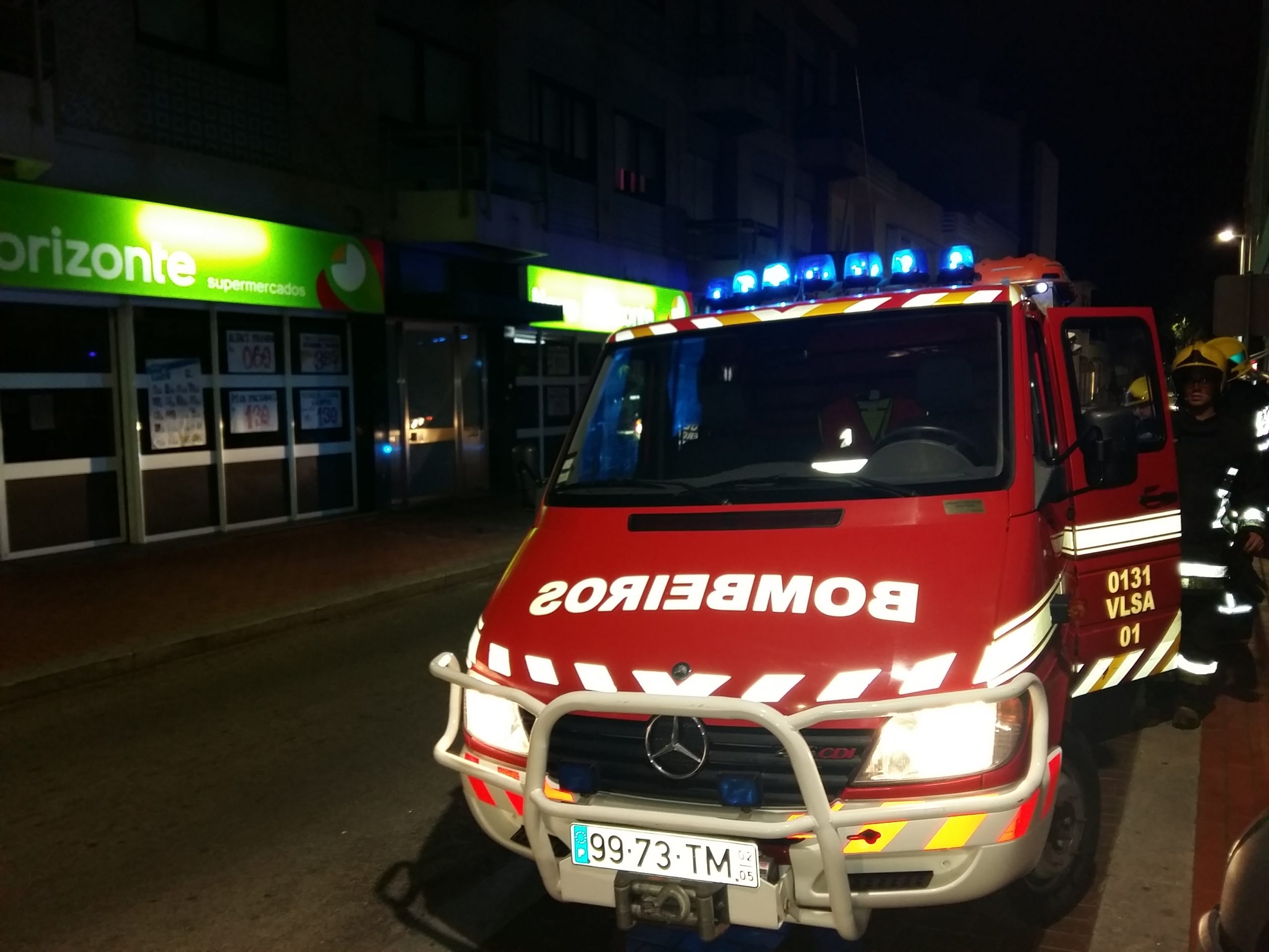 Bombeiros chamados para abertura de porta