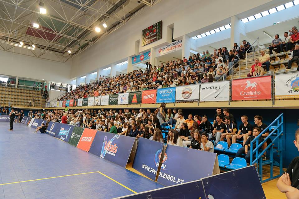 Voleibol: Espinho vence dérbi