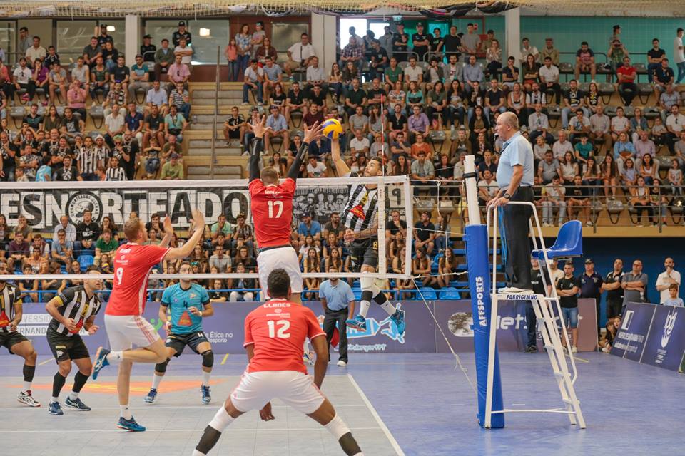 Voleibol: SC Espinho vence primeiro jogo da final