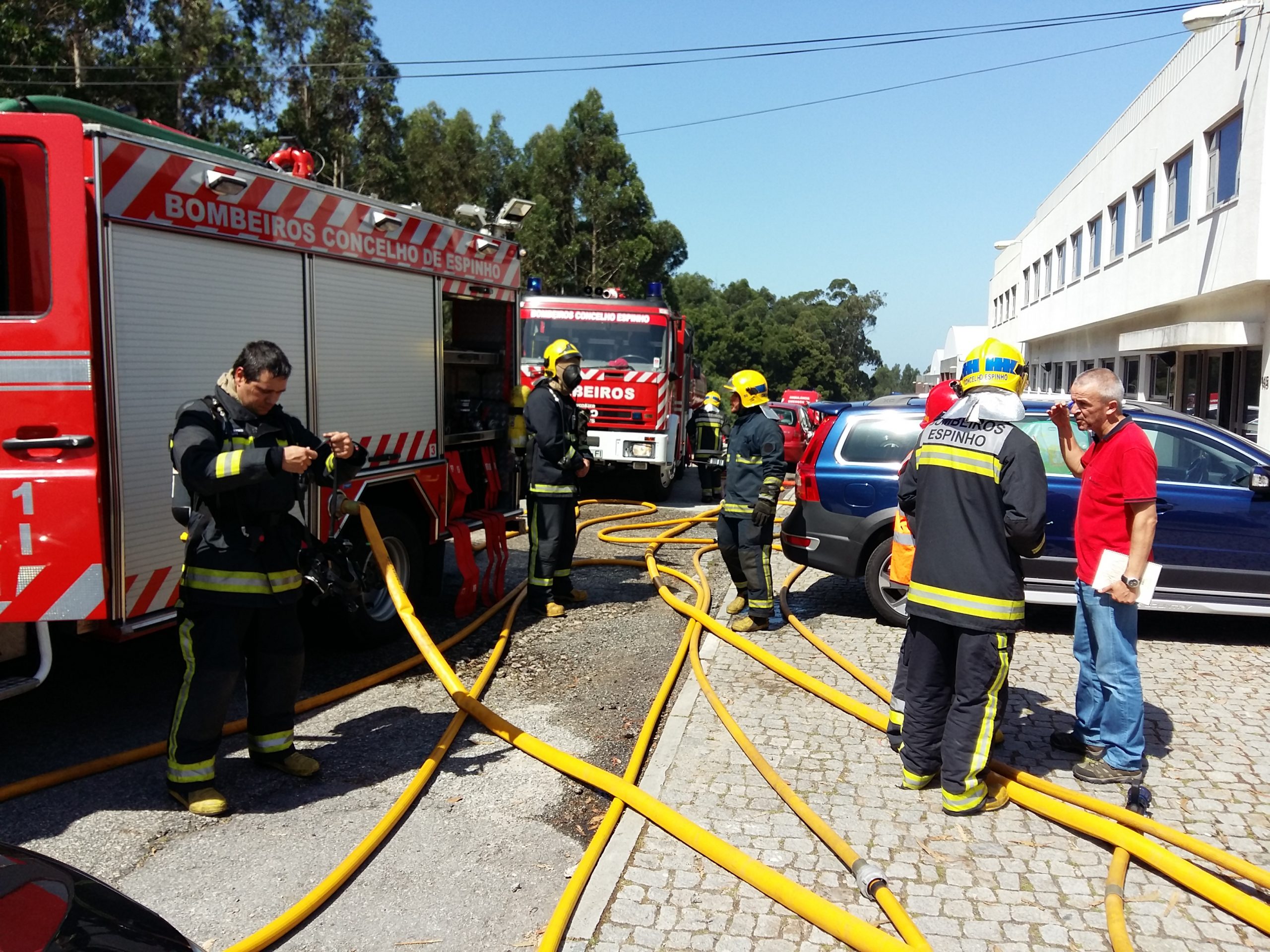 Bombeiros do Concelho de Espinho em simulacro em Silvalde