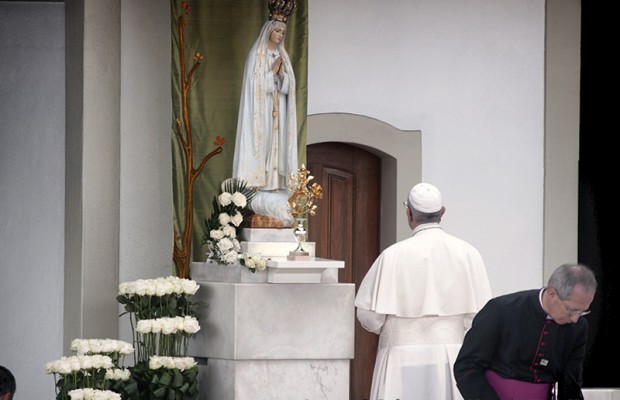 Florista de Espinho escolhida para decorar Santuário de Fátima