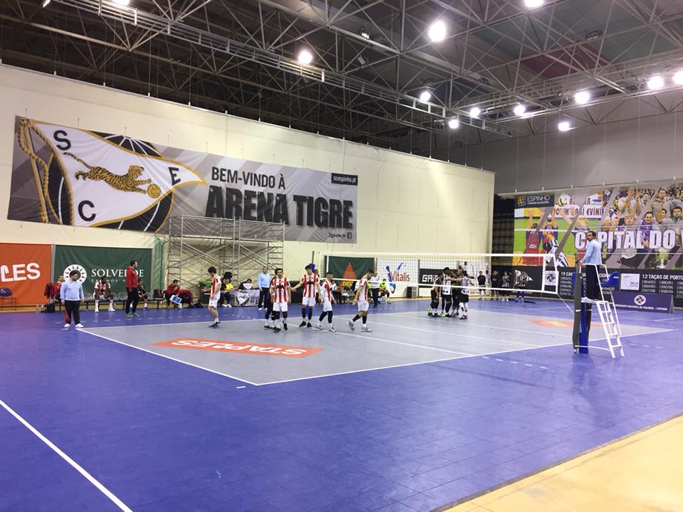 Voleibol: Tigres somam e seguem