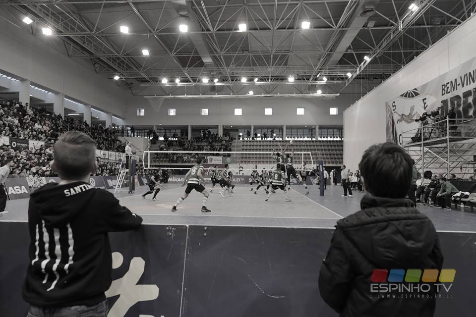 Voleibol: SC Espinho perde em casa frente ao Sporting CP