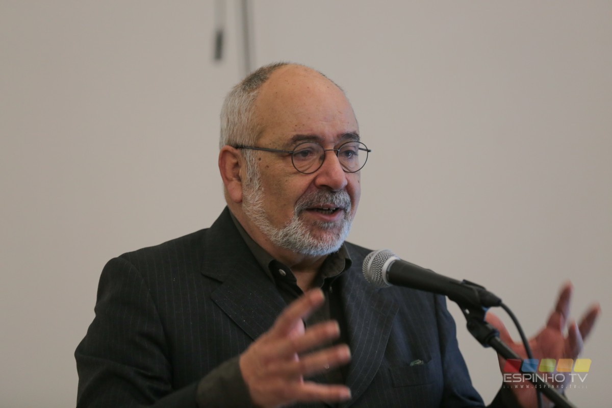 Francisco Moita Flores em conversa na Escola Sec. Manuel Gomes de Almeida