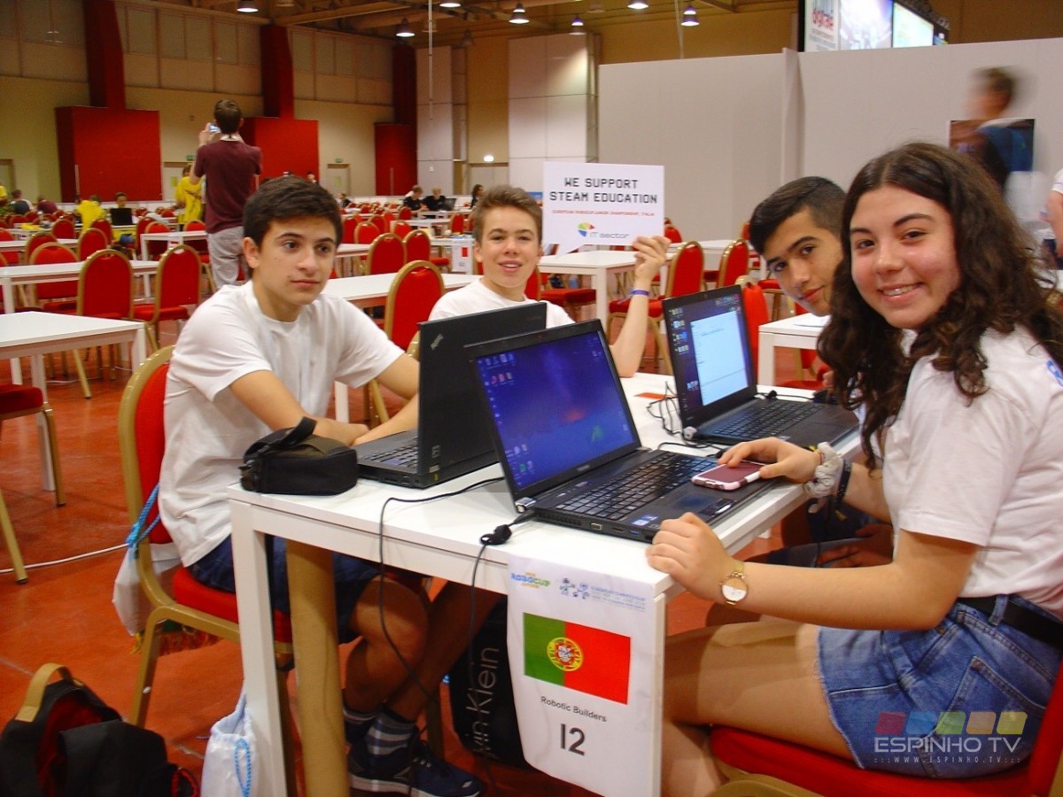 Participação da equipa espinhense Robotic.Builders na competição RoboCup