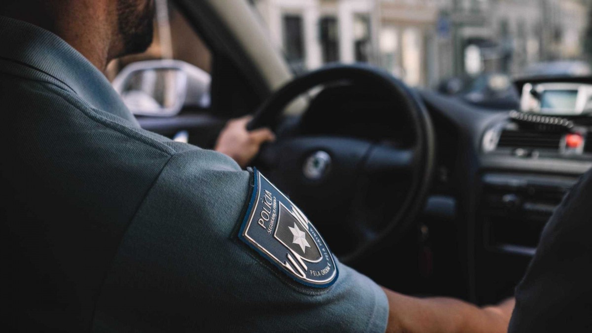PSP de Espinho apreende arma de fogo no âmbito de violência doméstica