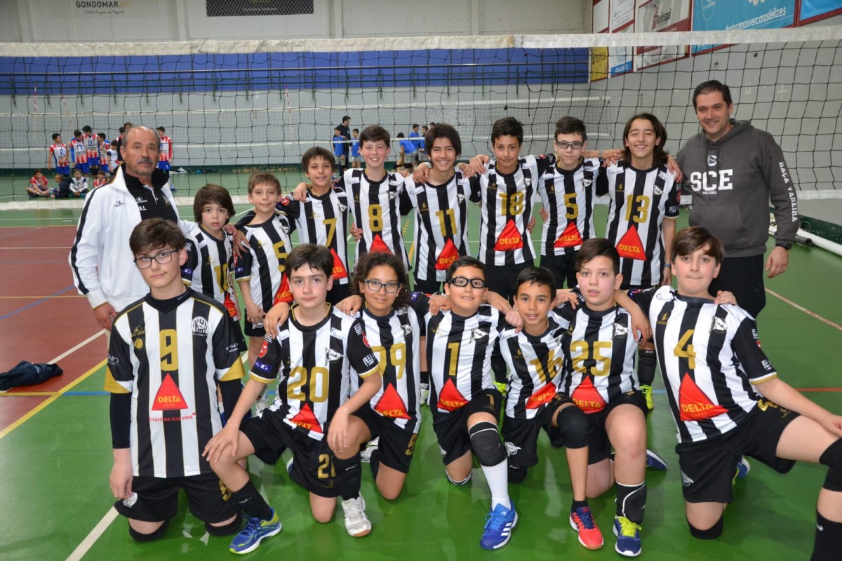Voleibol: Minis B masculinos vencem a primeira volta do Campeonato Regional