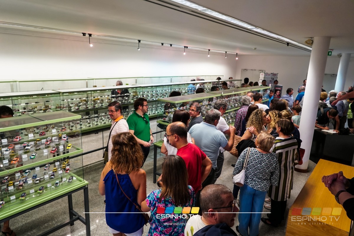 Inauguração da exposição MINIAUTO no Centro Multimeios