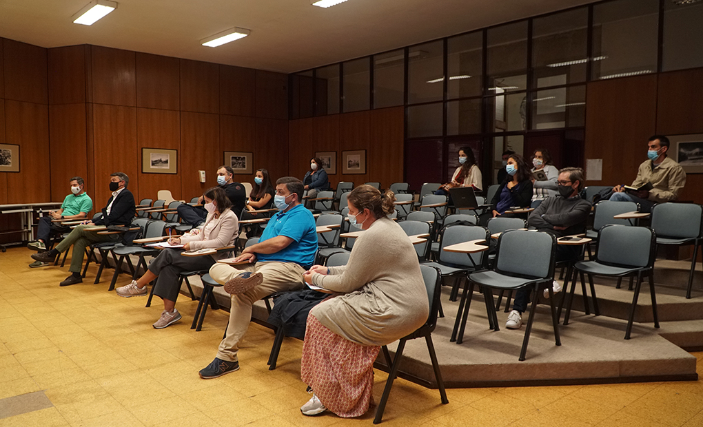 Autarquia promove reunião com Agrupamentos de Escolas e FCAPE
