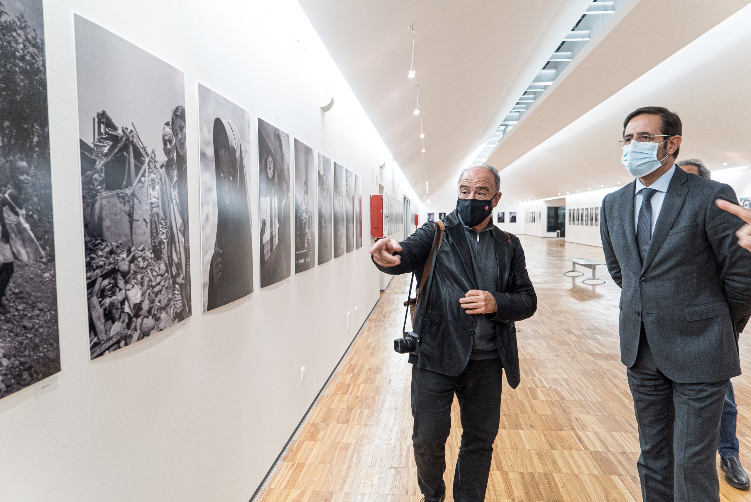 Exposição de fotografia de Alfredo Cunha no Museu de Espinho