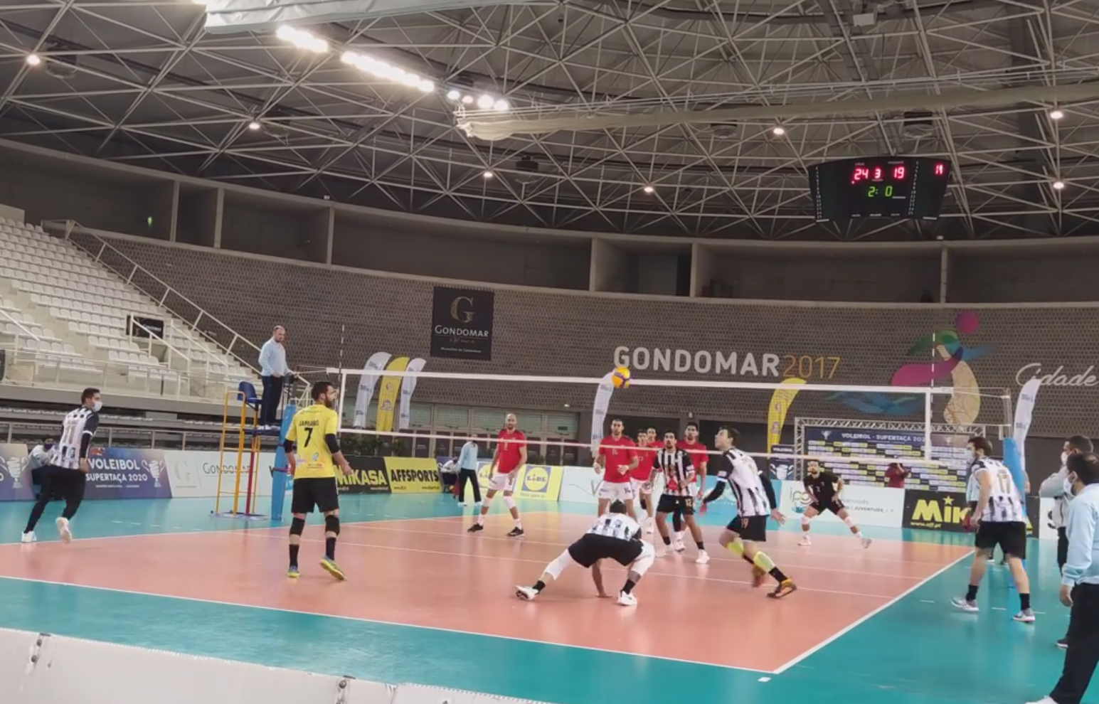 Voleibol: Benfica vence SC Espinho e conquista Supertaça masculina de voleibol