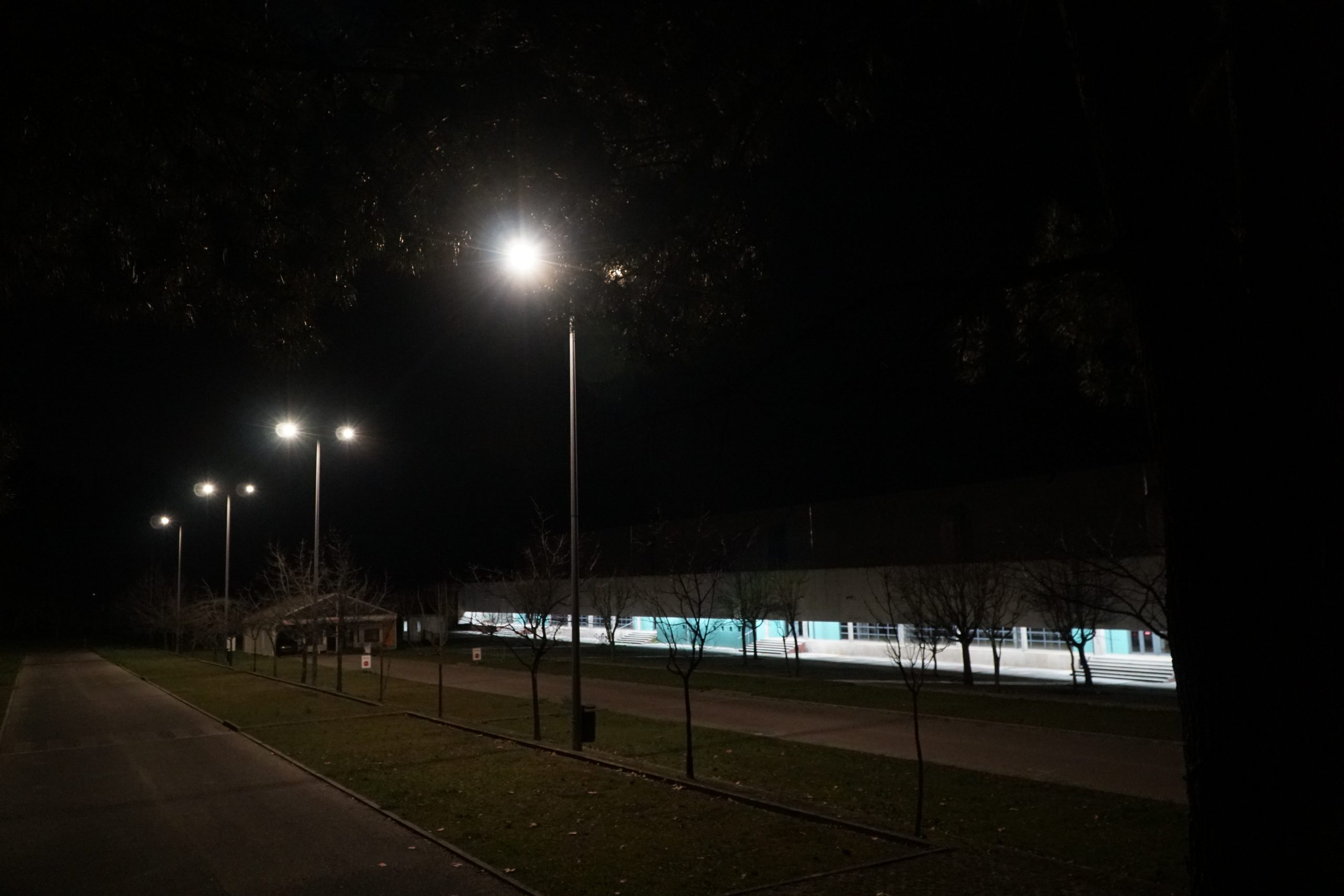 Resolvido problema de iluminação pública na Nave Polivalente e rua 37b
