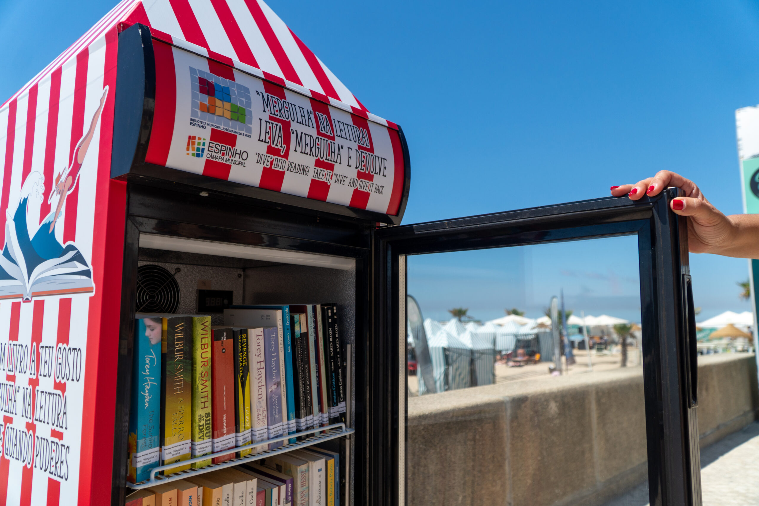 Praias de Espinho têm agora duas mini bibliotecas à disposição
