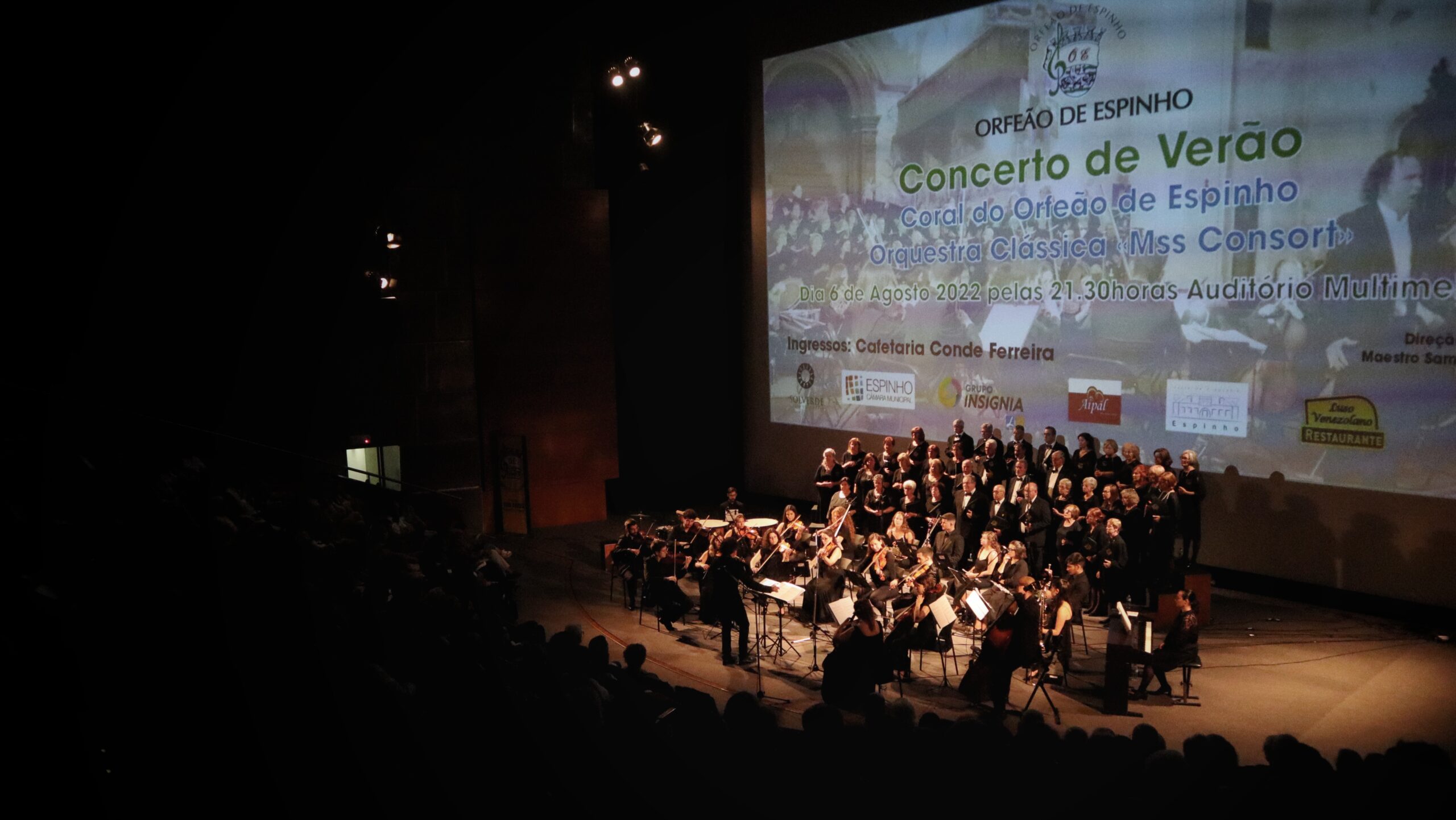 Multimeios encheu para ouvir o Orfeão de Espinho e a Orquestra Clássica Mss Consort