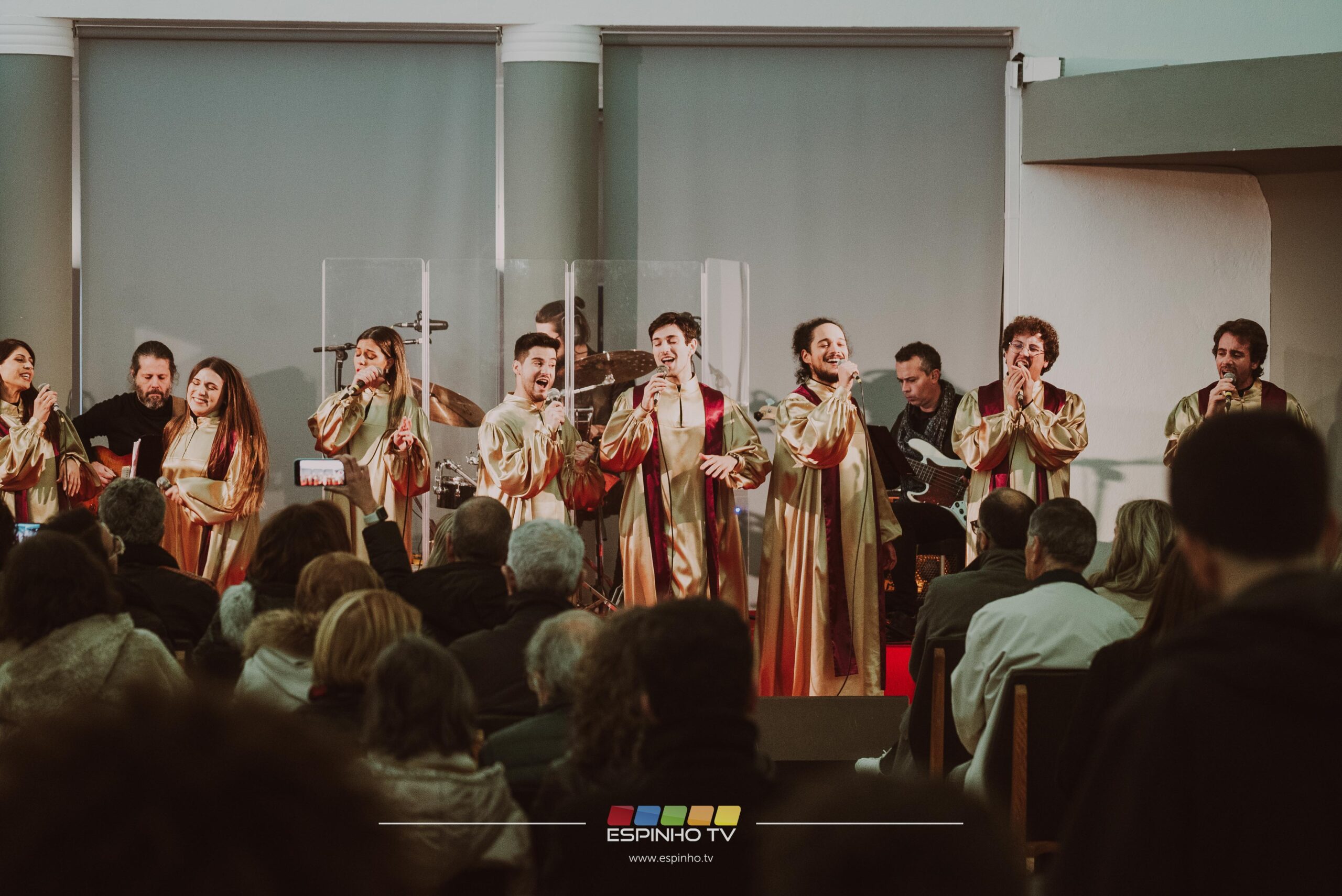 Go Gospel em concerto eletrizante de Natal em Espinho