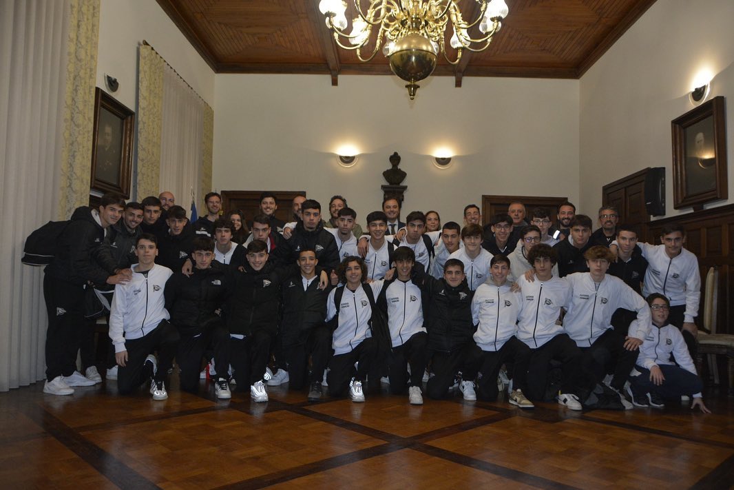Futebol >Sub17 do SC Espinho recebidos na Câmara Municipal