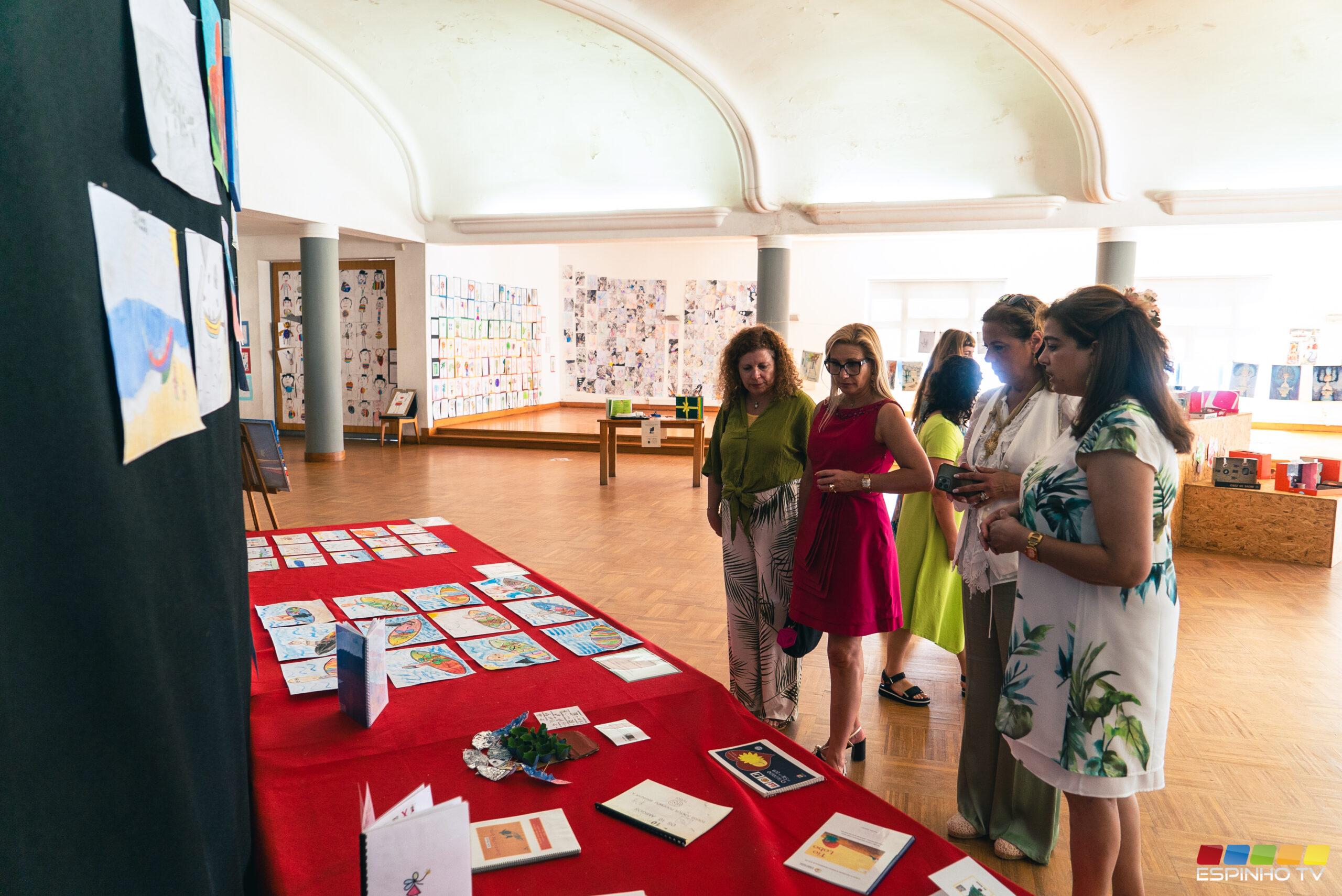 Exposição de trabalhos escolares nos 50 anos da cidade