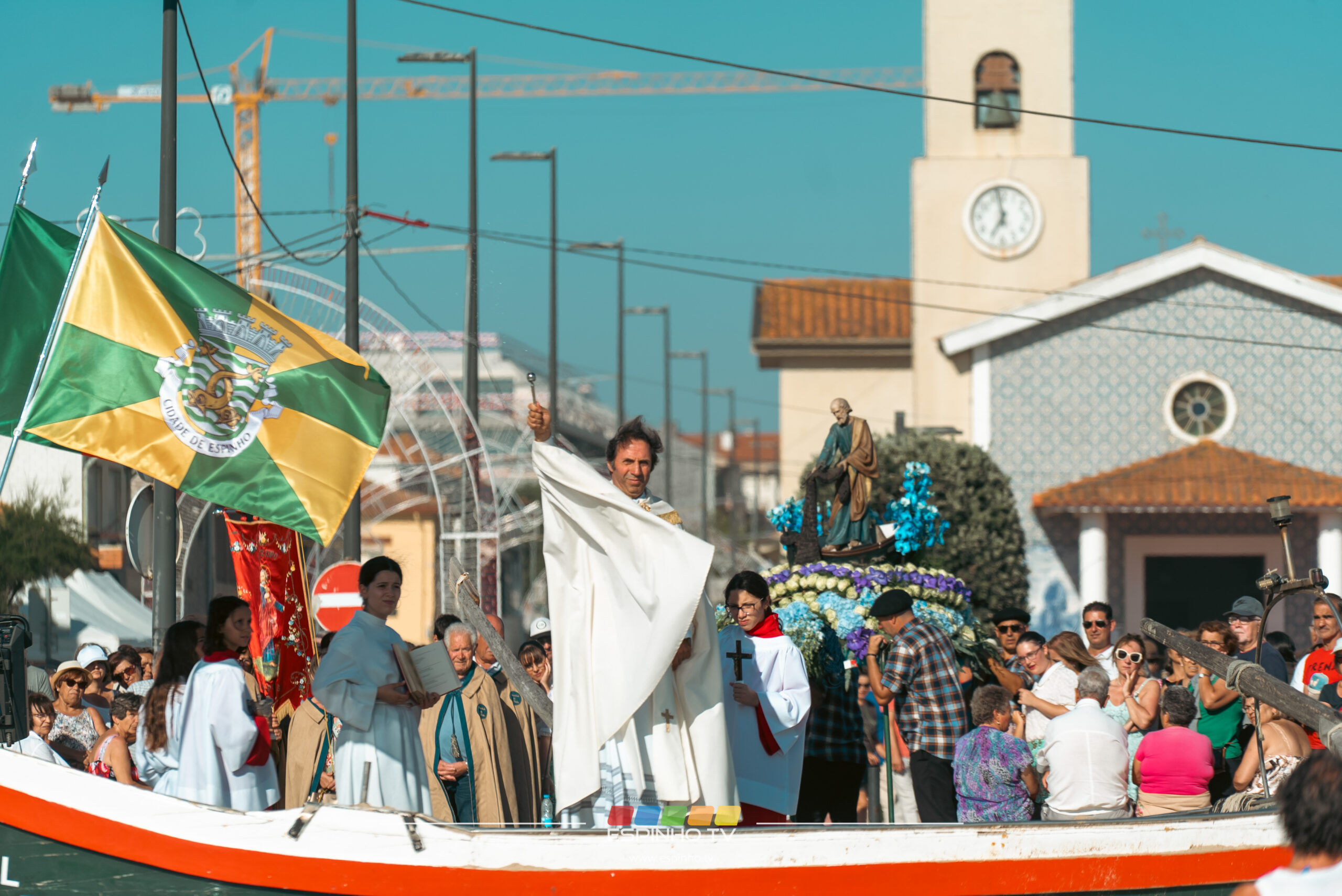 Procissão solene em honra a São Pedro