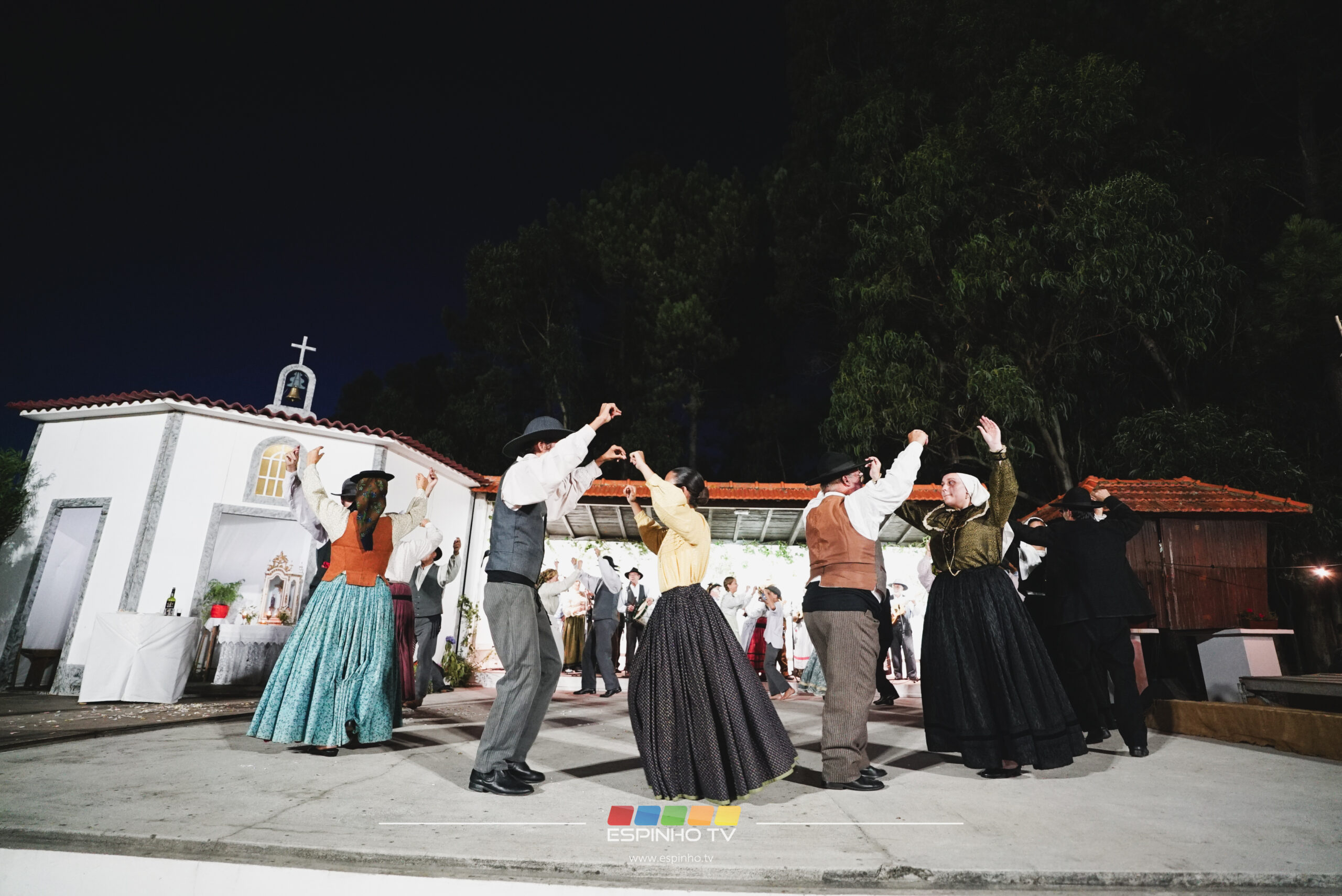 Casamento à moda antiga anima Festival de Folclore de Paramos