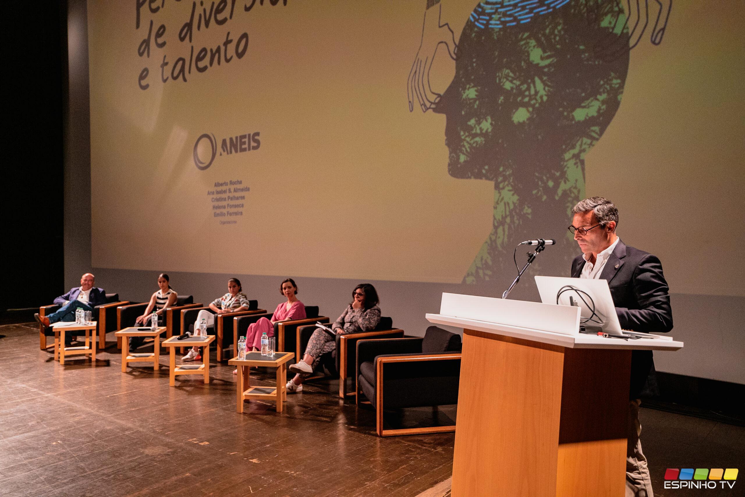 Aneis apresentou obra “Percursos de Diversidade e Talento” no Multimeios