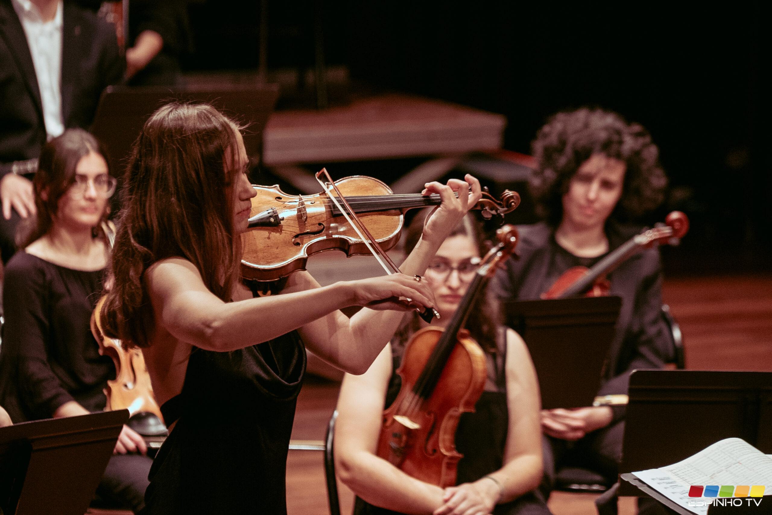 Celebrou-se o violino com Kristine Balanas e a OCE