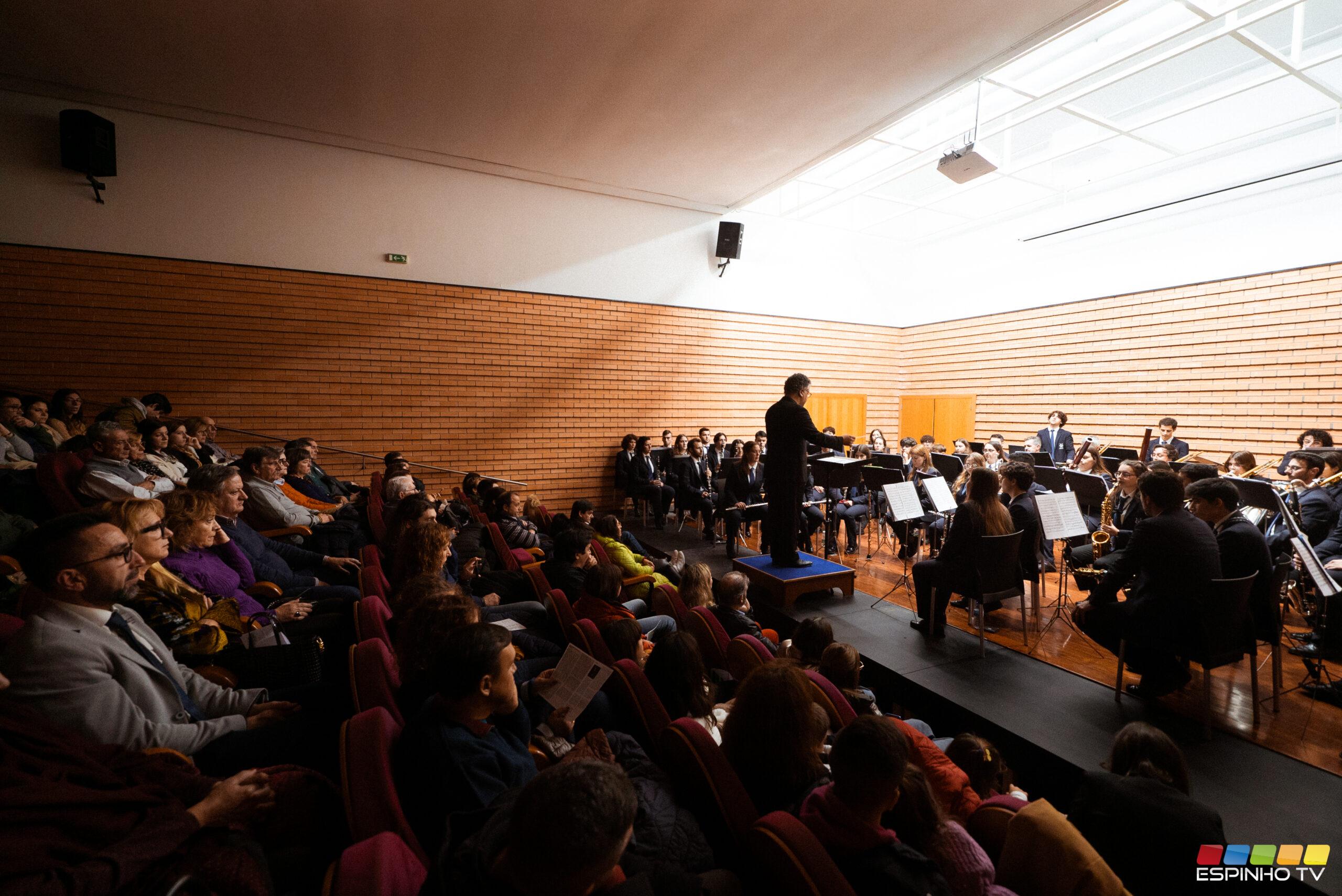 Banda de Espinho celebra a tradição natalícia com concerto