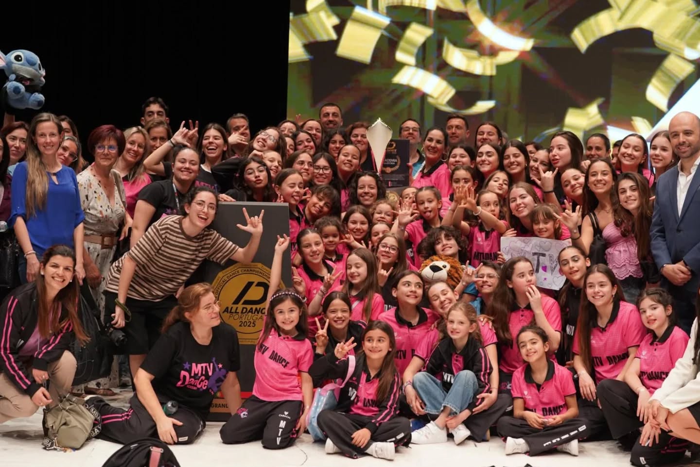 Escolas de dança de Espinho brilham no All Dance Portugal 2025
