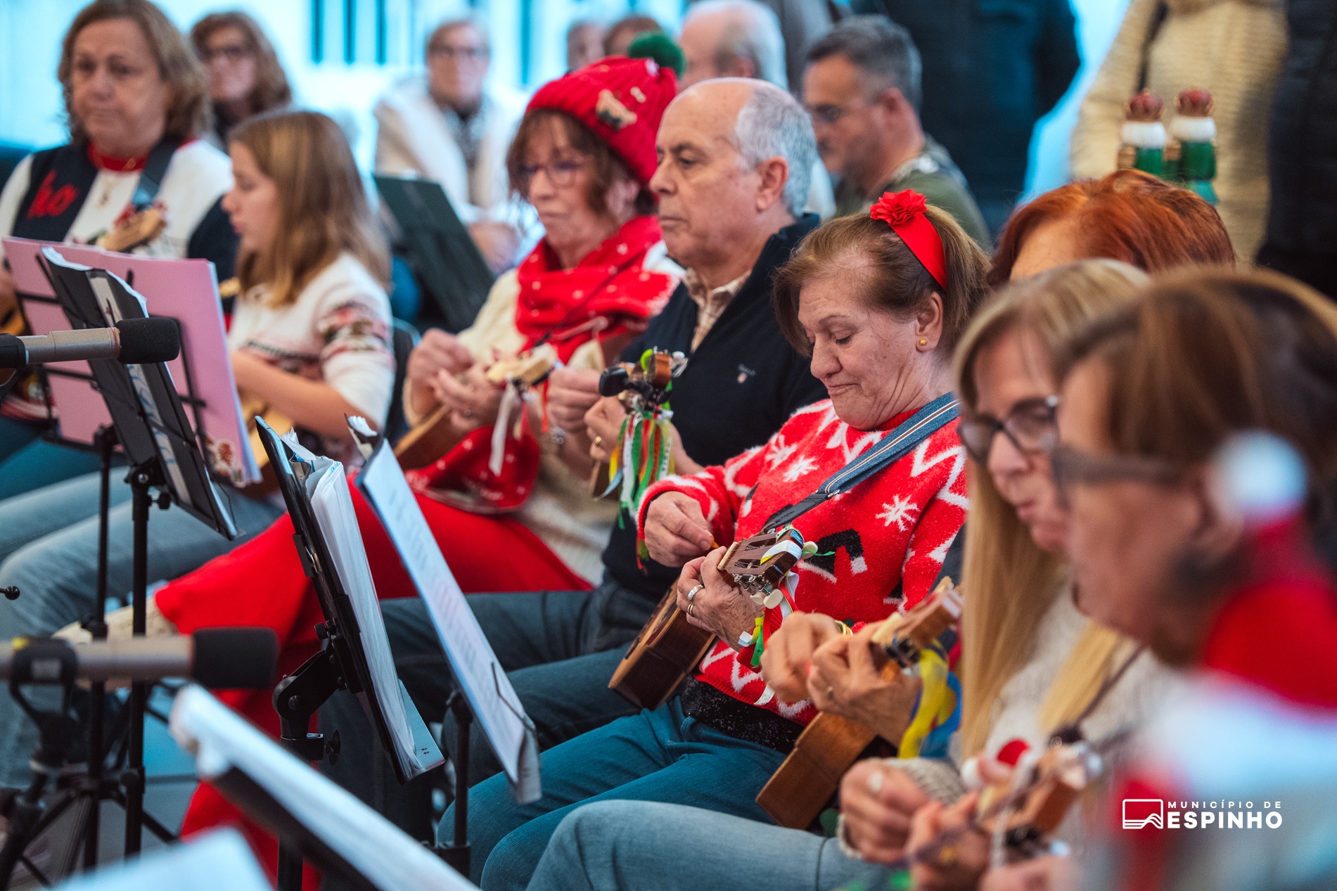 Sons de Natal pelo Grupo de Cavaquinhos do Orfeão de Espinho