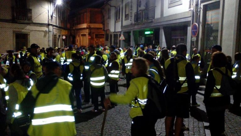 Peregrinos de Espinho a caminho de Fátima