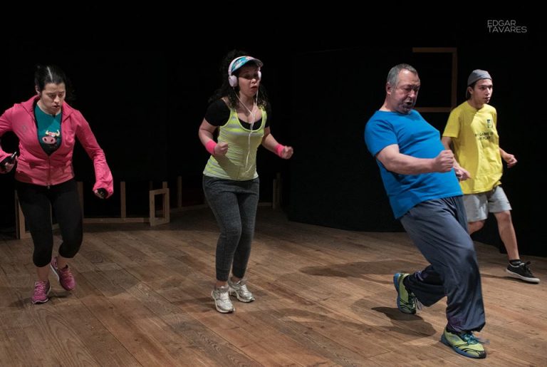 Teatro Popular de Espinho estreou peça “Pois é…!” Teatro Popular de Espinho estreou peça “Pois é…!”