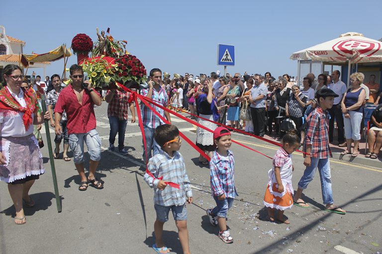 Procissão de S. João saiu à rua em Paramos