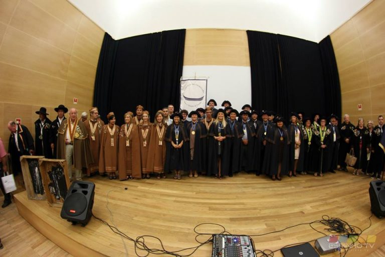 1ª Entronização da Confraria da Caldeirada de Peixe e Camarão de Espinho 1ª Entronização da Confraria da Caldeirada de Peixe e Camarão de Espinho