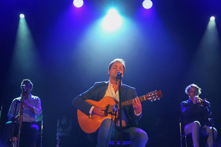 Enchente para ver António Zambujo em Espinho