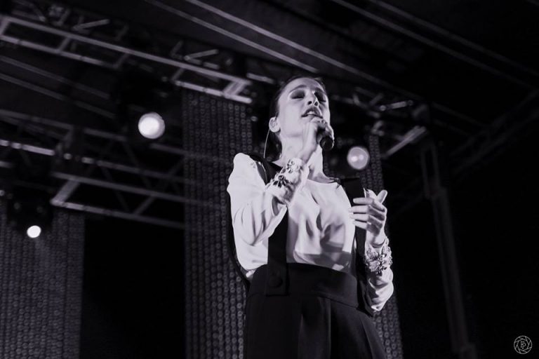 Carminho encantou Espinho com a sua voz