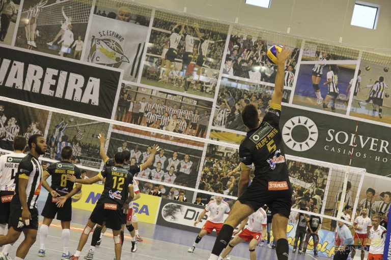 Voleibol: SC Espinho saiu derrotado em casa pelo Benfica