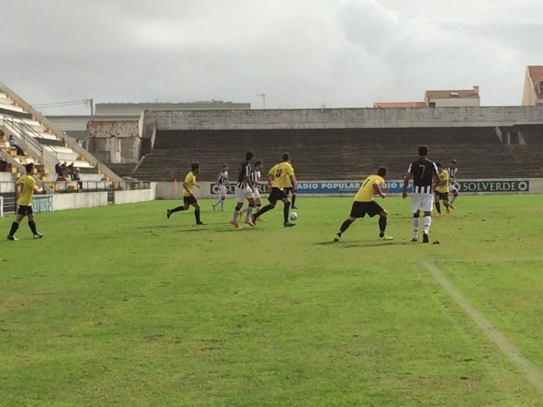 Futebol: SC Espinho conquista vitória preciosa Futebol: SC Espinho conquista vitória preciosa