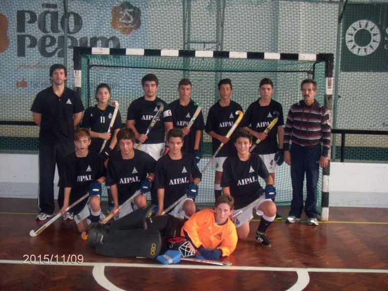 Hóquei de Sala da AAE entra com pé direito