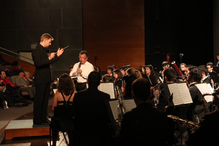 Banda de Música da Cidade de Espinho brilha em concerto de Natal no Multimeios