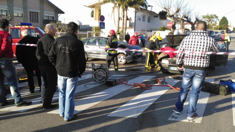Acidente aparatoso na rua 33